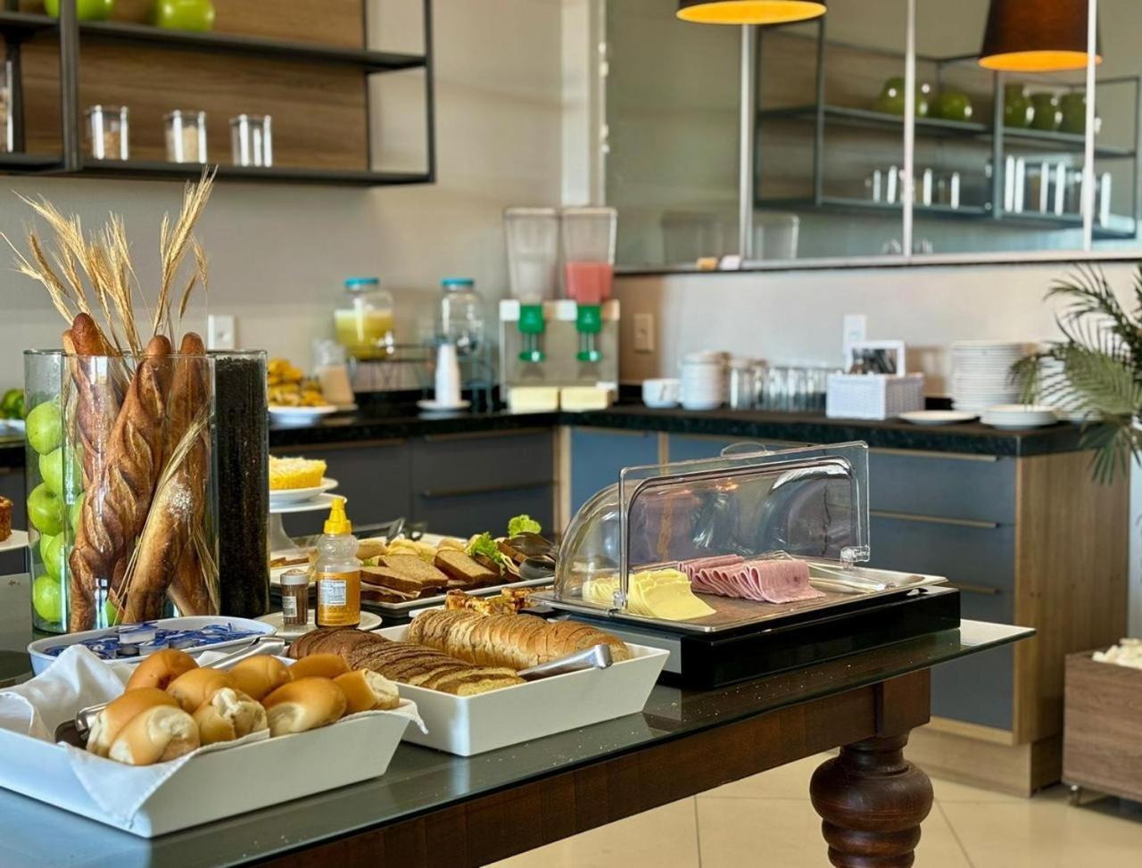 Hotel Skalla - Melhor Custo Beneficio テイシェイラ・デ・フレイタス エクステリア 写真